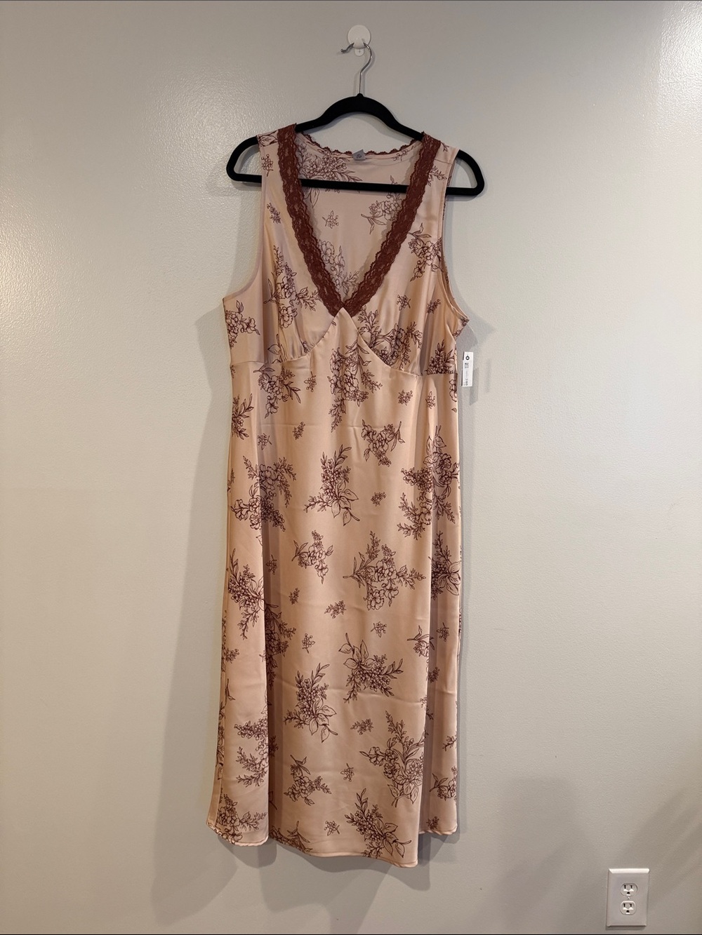 Old Navy Sleeveless Floral Satin with Lace Trim
